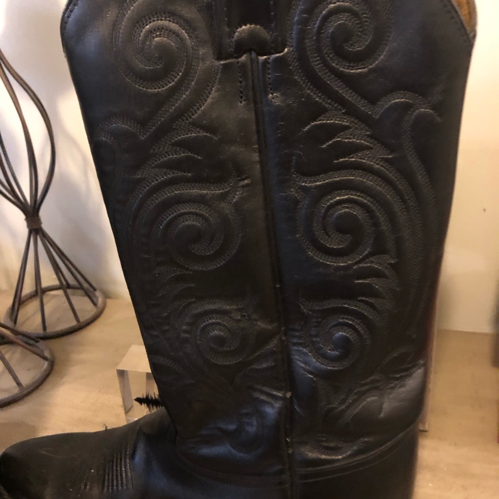 Tony Lama women’s size 9 black boots